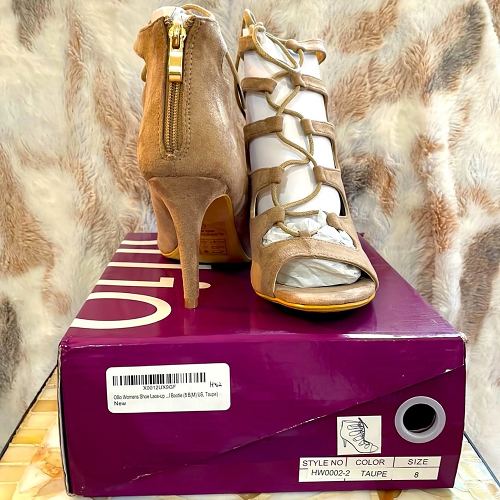 Ollio Womens sz 8 Taupe Bootie. New in box.